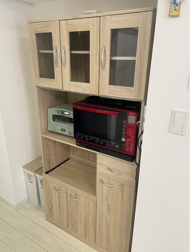 （お取引き中になります?）ハイキッチンボード食器棚　