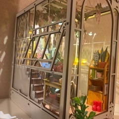 完成品 LED点灯 ブックヌック「休日のガーデンハウス」ミニチュア（Robotime）の画像