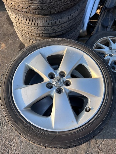 プリウス　純正ホイールタイヤ　セット４本　215/45R17 タイヤ溝ありません