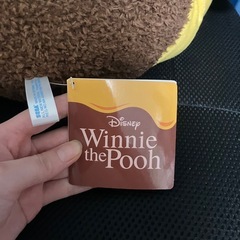 【タグ付き、美品】くまのプーさん 赤いほっぺ スーパーラージぬいぐるみ みつばちver.の画像