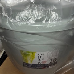 【早い者勝ち！】★新品★ TONBO 新輝合成(Shinki Gosei) トンボ 漬物容器 蓋付き 押しぶた付 20型 グレー 直径37×高さ30.5cm 日本製
の画像