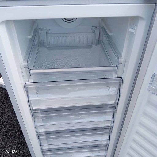 C3Y1W0 送料設置無料  ハイアール冷凍庫　138L