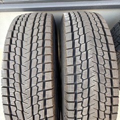 【バリ溝】ハイエース　スタッドレス　15インチ　
195/80R15 107/105L LT の画像