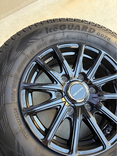 【バリ溝】ハイエース　スタッドレス　15インチ　
195/80R15 107/105L LT
