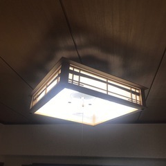 和室に馴染む照明の画像