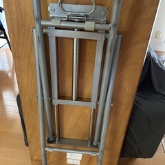 折りたたみテーブルの画像