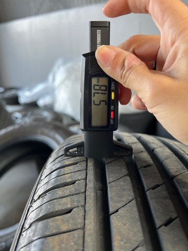 ヴォクシー80前期使用 中古タイヤ4本 205/60R16