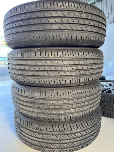ヴォクシー80前期使用 中古タイヤ4本 205/60R16