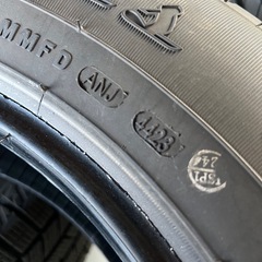 ヴォクシー80前期使用 中古タイヤ4本 205/60R16 の画像