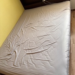 ダブルベッドフレーム、マットレスセットの画像