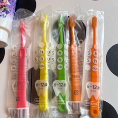 ライオン　Check up チェックアップ！フッ素ジェル　歯磨き粉　ぶどう味！こども歯ブラシセット！の画像