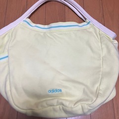 美品　可愛いadidasの手提げかばんの画像