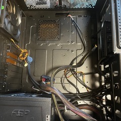 pcケース、PSUとタワー型クーラーの画像