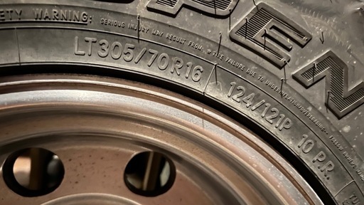 305/70r16  アルコア？ミッキートンプソン？オープンカントリー4本セット