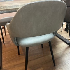 高級感あるダイニングセットの画像