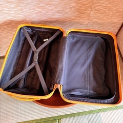 値下げしました！【Mサイズ】オレンジ スーツケース キャリーケース 3〜5泊用の画像