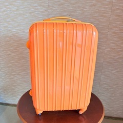 値下げしました！【Mサイズ】オレンジ スーツケース キャリーケース 3〜5泊用の画像