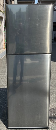 【RKGRE-693】特価！シャープ/225L 2ドア冷凍冷蔵庫/SJ-D23E-S/中古品/2019年製/弊社近隣無料配達/来店引取