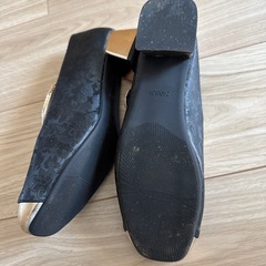 刺繍布のハイヒールの画像