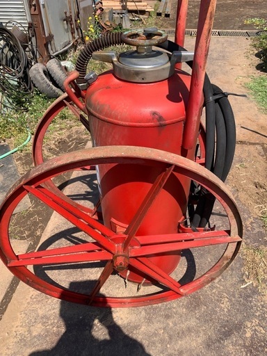 大型消火器