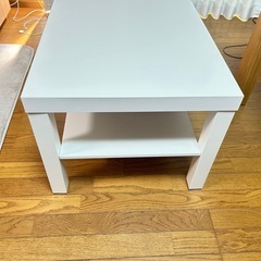 イケヤのテーブルの画像