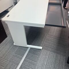 コクヨ　オフィス用デスクとぺスパ木製キャビネット（中古）2の画像