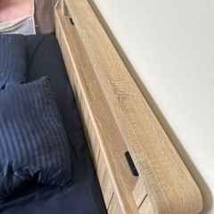 ダブルベッドフレームの画像