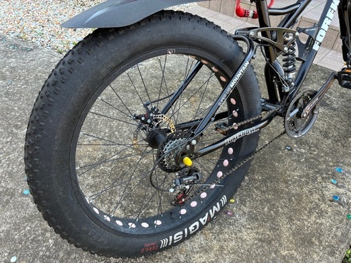 自転車　マウンテンバイク　極太タイヤ　空気入れ付