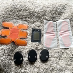 『美品』 EMSパッド　未使用品　 腹筋＋腕などの画像