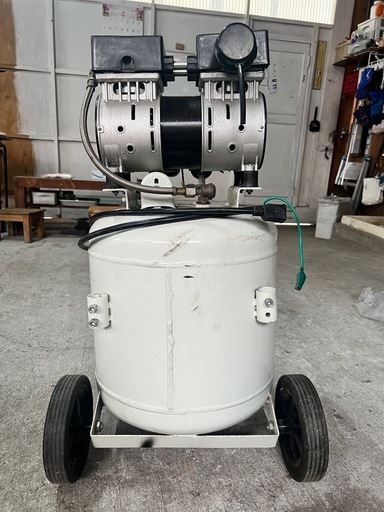 アストロプロダクツ　縦型コンプレッサー38L  ジャンク