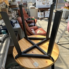 B IKEA 丸テーブル コーヒーテーブルの画像