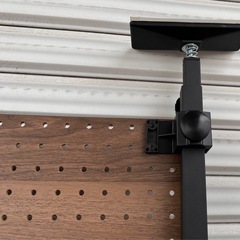 突っ張り式 有孔ボード パーテーションの画像