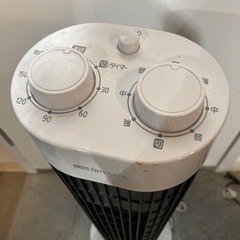【ジモティー割】アイリスオーヤマ 2023年製 タワーファン（ID2016）の画像