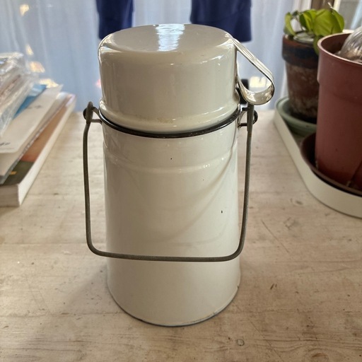enamel milk jar white×blue