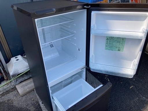 2020年Panasonic MADブラウン色137L