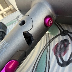 ヘアドライヤー 動きますが破損ありの画像