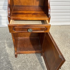 カリモク電話台の画像