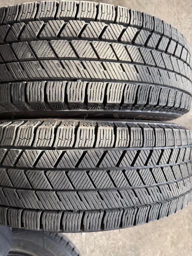 スタッドレス　タイヤ　ブリヂストン　VRX3 バリ溝