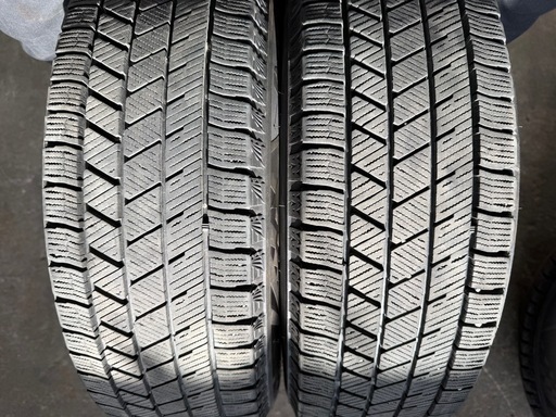スタッドレス　タイヤ　ブリヂストン　VRX3 バリ溝
