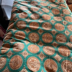 美品です^_^一枚100円　敷布団の画像