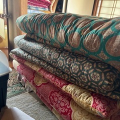 美品です^_^一枚100円　敷布団の画像