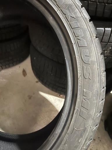 １９インチ２４５／４０zrバリ溝4本セット