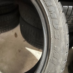 １９インチ２４５／４０zrバリ溝4本セットの画像