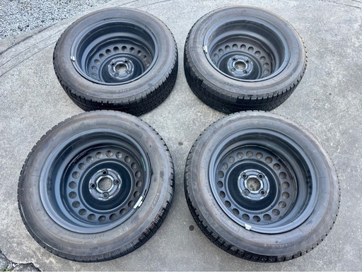 BSスタッドレスVRX2　185−60−15　2023製　15−6J　4穴PCD100　8分山　ホンダ・フィット
