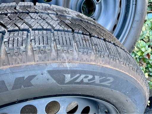 BSスタッドレスVRX2　185−60−15　2023製　15−6J　4穴PCD100　8分山　ホンダ・フィット
