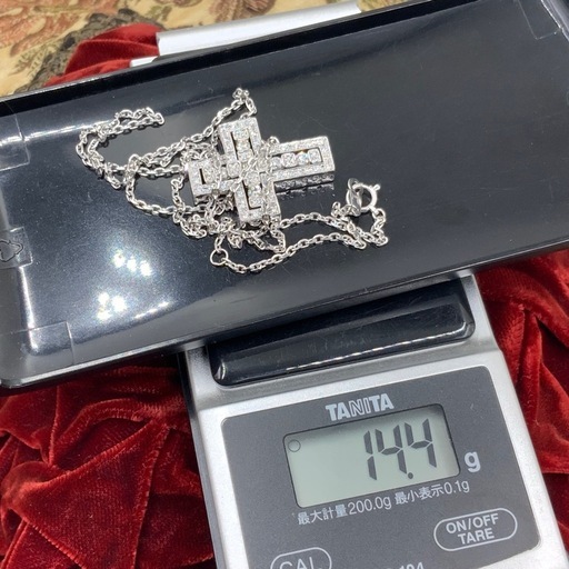 K18WG ダイヤクロス　ネックレス　14.4g