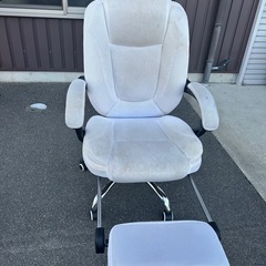 オフィスチェア(白)譲ります！の画像