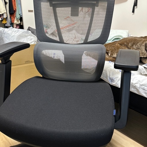 オフィスチェア メッシュ 独立式ランバーサポート 前傾機能 座面奥行き調整 フットレストなし ブラック