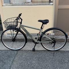 カゴとオートライト付きで捕まりにくいクロスバイク イオンバイク・ムジェロCの画像