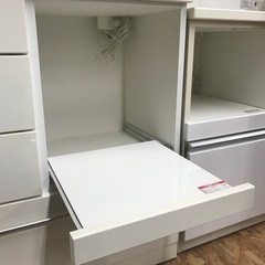 ジャングルジャングル貝塚店　食器棚　白　ホワイト　シンプル　オシャレ　2枚扉　4段　引き出し　スライドテーブル　コンセント　ガラス窓　高さ調節　キッチン収納　インテリア　家具　中古　貝塚市　二色浜の画像